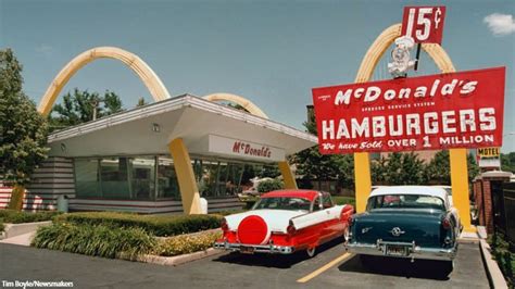 McDonald's to raze Chicago-area museum of 1st restaurant