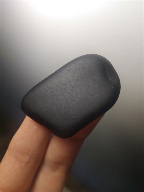 What is this black and smooth rock? : r/whatsthisrock