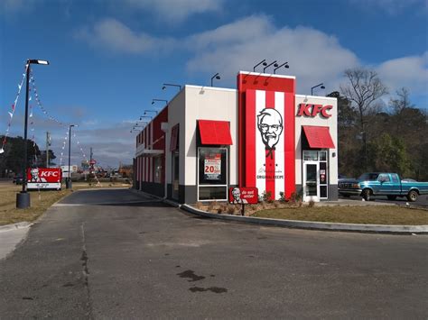 KFC - Restaurant | 812 N Pine St, DeRidder, LA 70634, USA