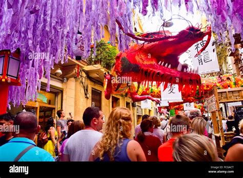 Festa Major de Gracia. Gracia Summer Festival. Handmade decorations by ...