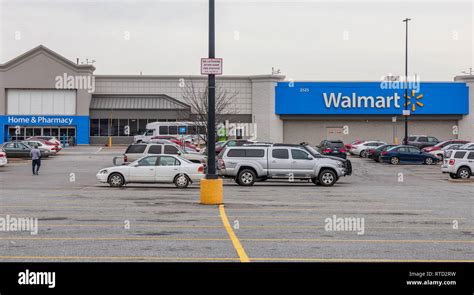 HICKORY, NC, USA-2/28/19: A Walmart store with sign, and Home ...