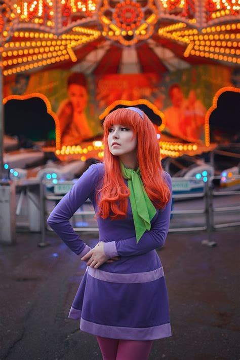 DIY Scooby Doo Daphne Halloween Costume Idea Daphne Scooby Doo Costume ...