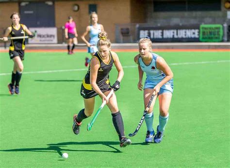 Field Hockey vs. Ice Hockey: What’s the difference? – Hockey Answered