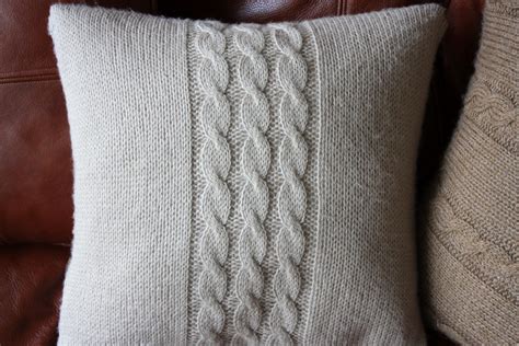 Nati's Little Things: Knitted cushion covers