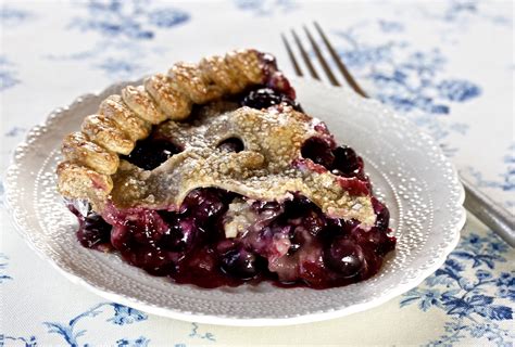 BLUEBERRY PIE - America's Table