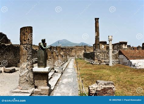 Ruins of Pompey stock photo. Image of blue, campania, monument - 3802960