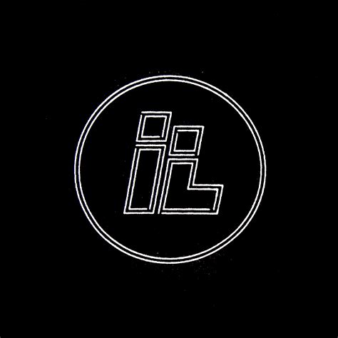 IL Dot Logo (Black / White) – Innovative Leisure