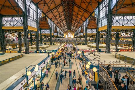 Budapest Central Market Hall (Nagyvásárcsarnok) @ Hungary - Crisp of Life