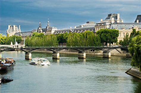 Sights from the Seine: Your Guide to the Seine River Cruise | The Tour Guy