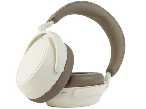 Sennheiser Momentum 4 Wireless review - Powerful over-ear headphones with ANC - NotebookCheck ...