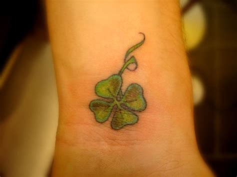 Lucky Clover by ravenwarlock on DeviantArt | Clover tattoos, Four leaf ...