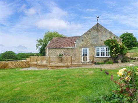 Primrose Cottage, North Yorkshire - North Yorkshire - England : Hot Tub Getaways, Hot Tub ...