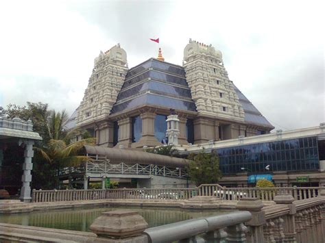 Full day Private tour around Amazing temples of Bengaluru.