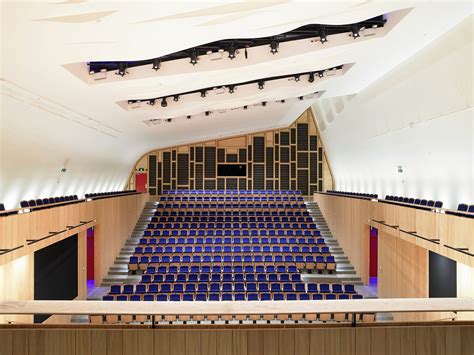 The Blyth Performing Arts Centre / Stevens Lawson Architects | ArchDaily