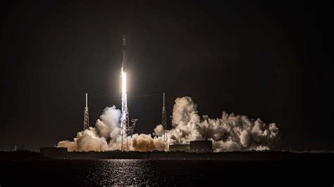 Watch SpaceX launch its next round of Starlink satellites into orbit ...