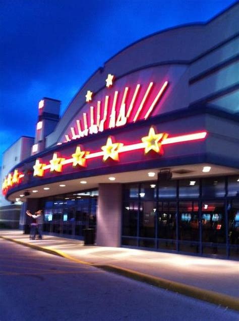 Regal Greenwood Stadium 14 & RPX in Greenwood, IN - Cinema Treasures