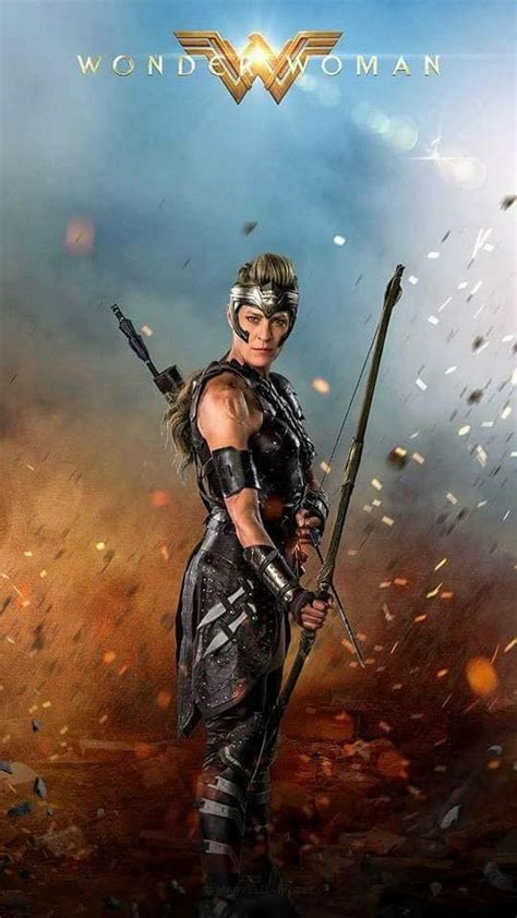 Actress Robin Wright as Antiope in Wonder Woman | Wonder woman, Wonder ...