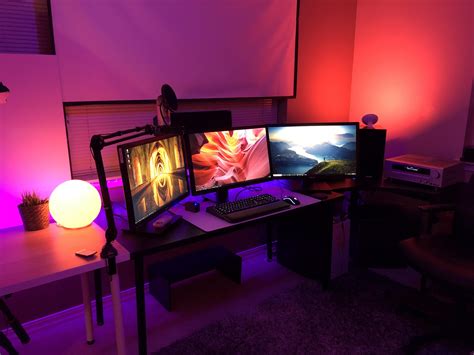 Updated to a Triple 1440p Monitor Setup : r/battlestations