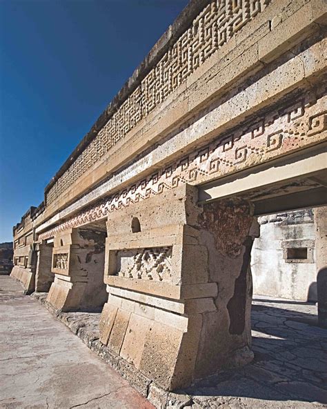 Mitla Archeological Site and the Column of Life - Escapadas