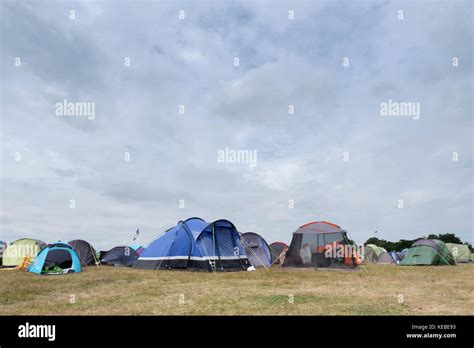 Camping uk festival hi-res stock photography and images - Alamy