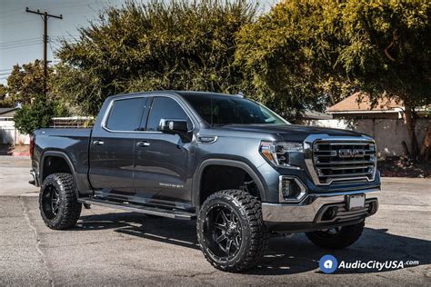 2019 GMC Sierra Denali Grey Fuel Off-Road Maverick D538 Wheel | Wheel Front