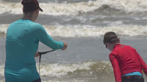 Many gathered on Whitecap Beach for new Deaf Beach Bash | kiiitv.com