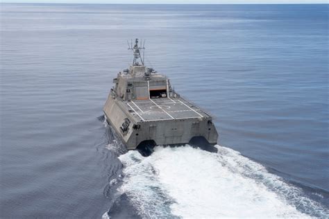 DVIDS - Images - USS Jackson (LCS 6) transits Pacific Ocean [Image 2 of 6]