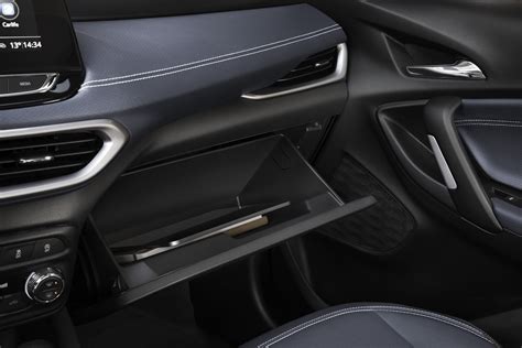 Here's The Interior Of The 2020 Chevrolet Tracker | GM Authority