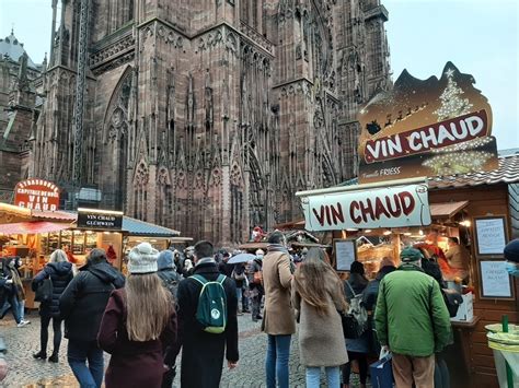 Produits interdits sur le marché de Noël de Strasbourg : face à la ...