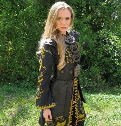 ELIZABETH SWANN COSTUME SINGAPORE DRESS JACK SPARROW | Elizabeth swann costume, Elizabeth swann ...