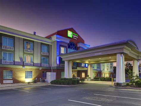 Virginia Hotel in Emporia with Indoor Pool | Holiday Inn Express & Suites Emporia