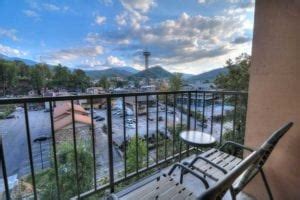 5 Reasons Why You’ll Want to Stay at Our Downtown Gatlinburg Hotel