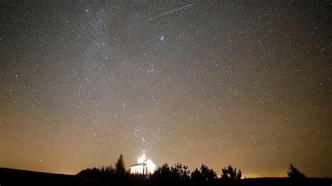 Spectacular meteor shower will be visible Tuesday night as Geminids streak across the sky - 6abc ...