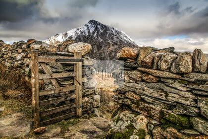 Tirluniau Cymru /Welsh Landscapes