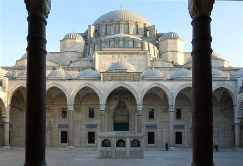 Smarthistory – Introduction to mosque architecture