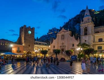 10 Taormina Sicily Nightlife Stock Photos, Images & Photography | Shutterstock