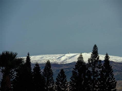 Hawaii's snow-covered volcanoes - Stunning snow-blanketed Hawaii - Pictures - CBS News