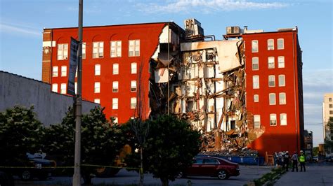 Firefighters rescue 8 in Iowa apartment building collapse