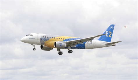 E175-E2 Takes Flight! - Embraer