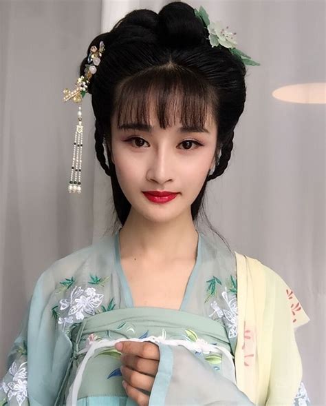 my hanfu favorites — Hairstyle tutorial for traditional Chinese Hanfu... | Hanfu hairstyles ...