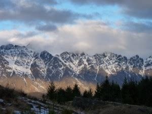 A Budget Option in Queenstown - Hiking to Queenstown Hill ...