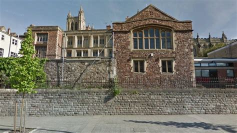 Bristol Cathedral Primary school to go inside central library - BBC News