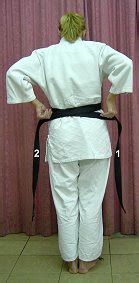 Aikido UK - In Schools - How To Tie Your Aikido Belt