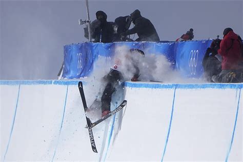 'Openly British' Gus Kenworthy wraps up Olympics his way | AP News