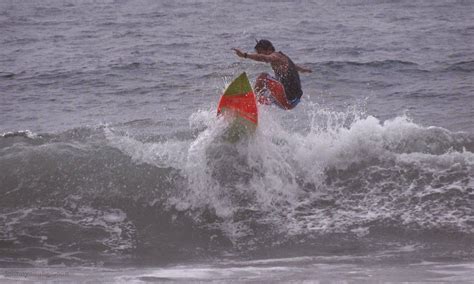 surf en Olón. Playas de Ecuador