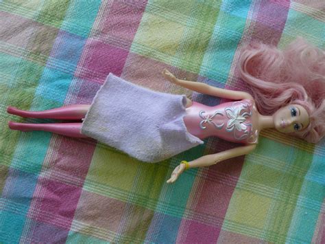 Barbie Clothes From Toddler Socks : 4 Steps - Instructables