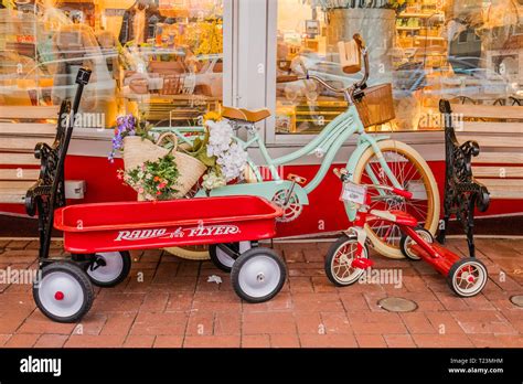 the walmart museum in bentonville arkansas Stock Photo - Alamy