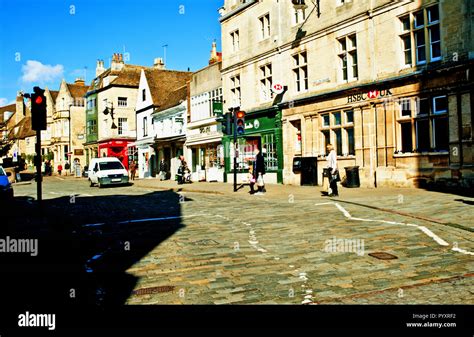 Red Lion Square, Stamford, Lincolnshire, England Stock Photo - Alamy