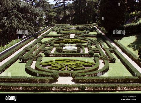 Italian Garden, Vatican gardens Stock Photo - Alamy