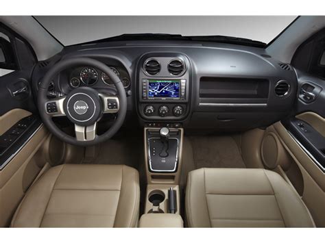 2011 Jeep Compass: 16 Interior Photos | U.S. News